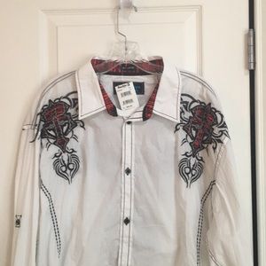 New Men’s Roar shirt from The Buckle